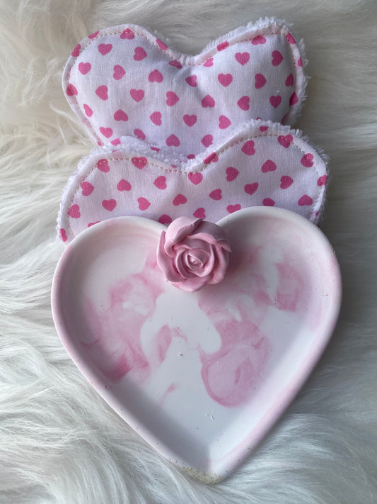 Coffret cadeau lingettes, éponge, coeur pour bijoux