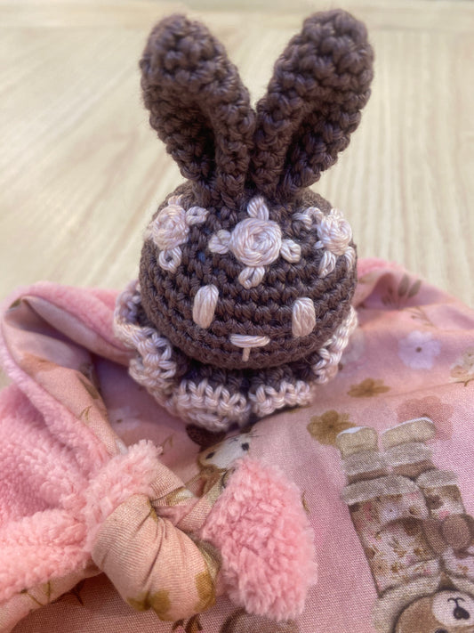 Doudou lapin marron animaux de la forêt