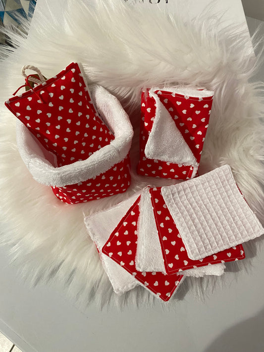 Coffret BIEN-ÊTRE mixte rouge avec des coeurs blancs