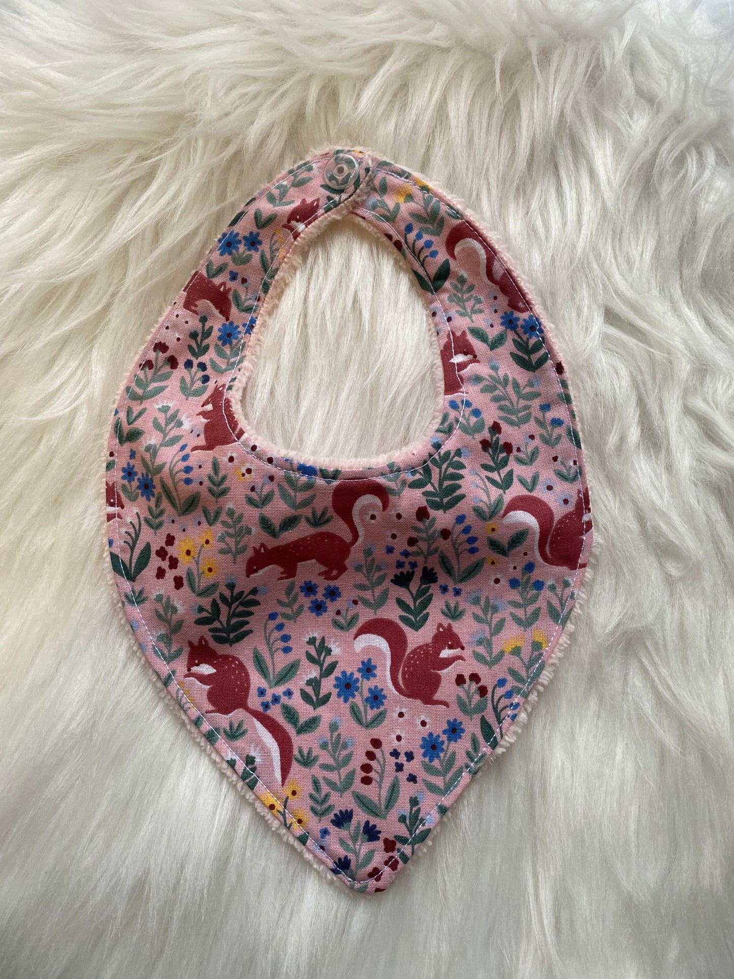 Bavoir bandana, rose motifs renard