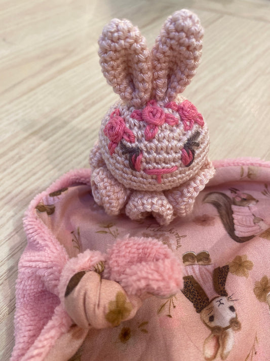 Doudou lapin rose animaux de la forêt