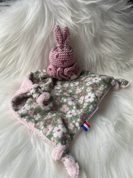 Doudou lapin fleurs fond vert