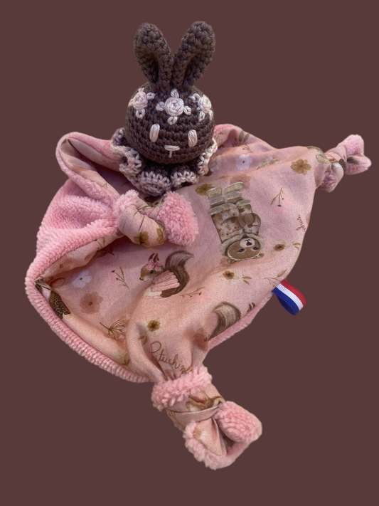 Doudou lapin marron animaux de la forêt