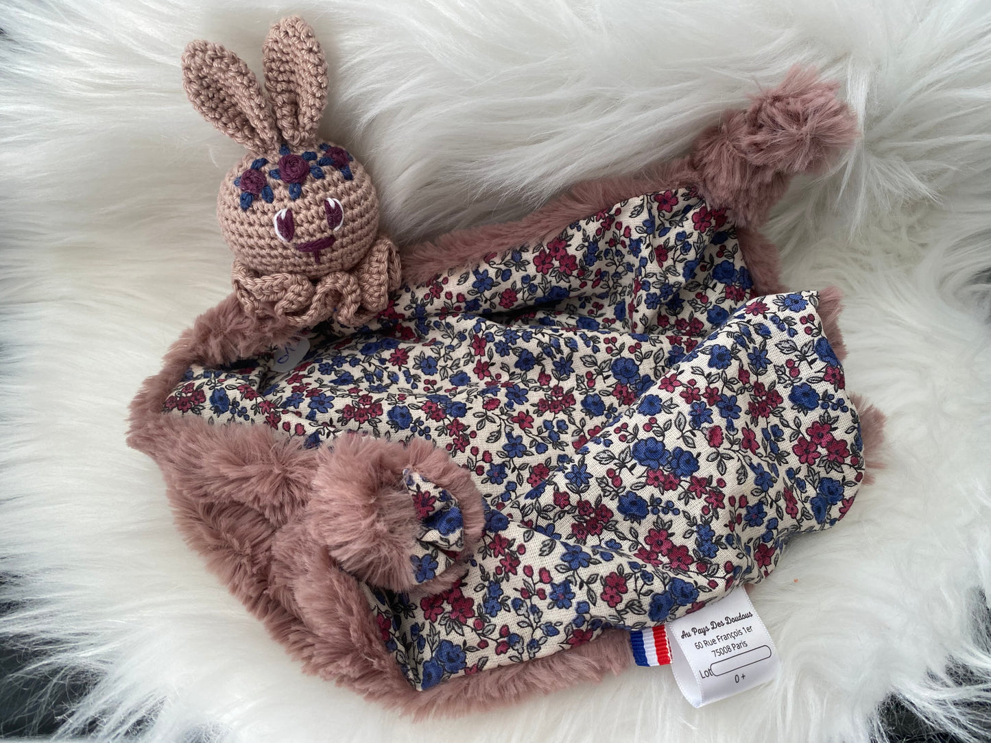Doudou Lapin "COLLINE", fausse fourrure et coton fleuri