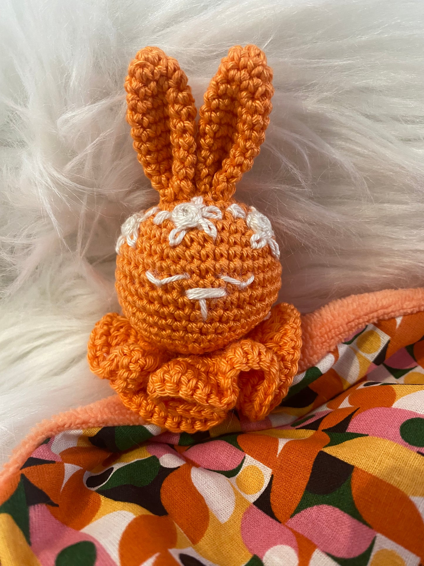 Doudou Lapin "COLLINE", coton et fibre de bambou orange vintage