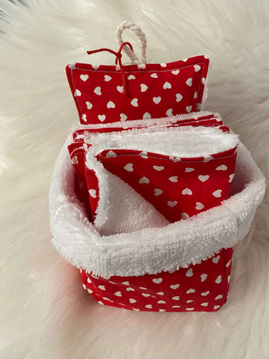 Coffret BIEN-ÊTRE mixte rouge avec des coeurs blancs