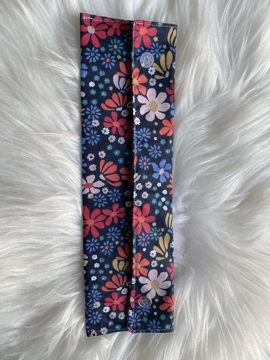 Range couvert fleuris bleu